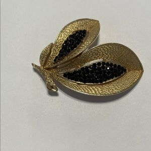 Cassiespells Gold and Black Leaf Brooch